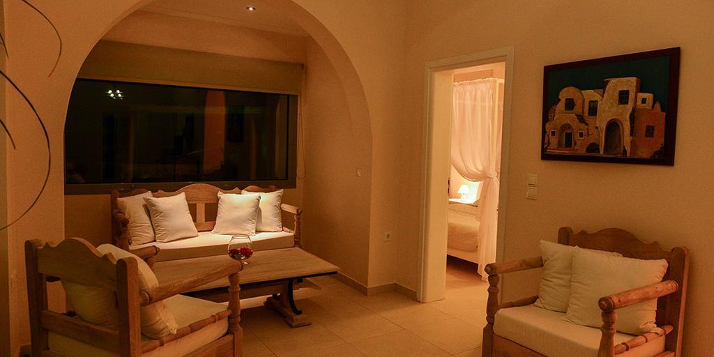 Our Villa Santorini อาโกรตีรี ภายนอก รูปภาพ